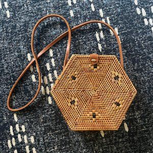 Rattan Woven Basket Bag  Fabric lining Woven clap Leather snap closure